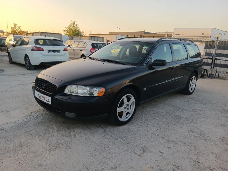 Volvo V70 2.4i , снимка 3 - Автомобили и джипове - 47750510