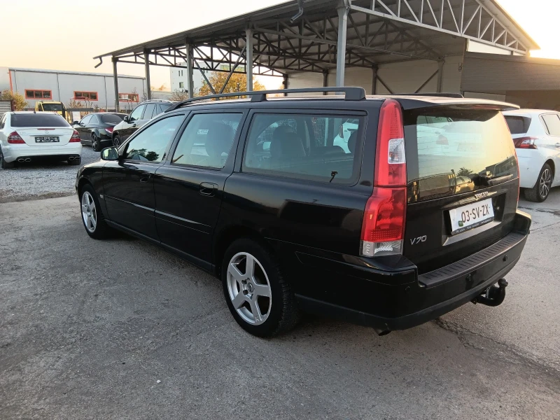 Volvo V70 2.4i , снимка 4 - Автомобили и джипове - 47750510