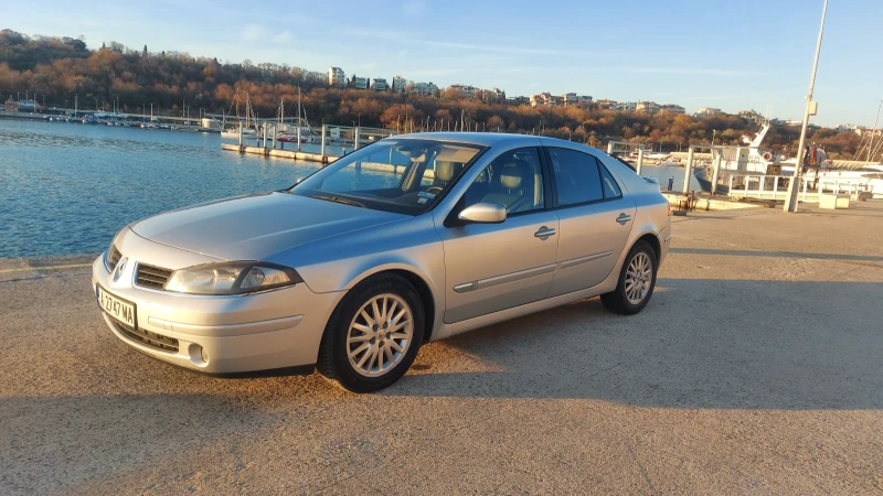 Renault Laguna 2.0dci, снимка 2 - Автомобили и джипове - 48654849