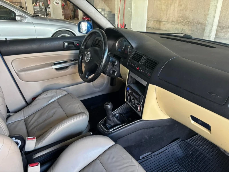 VW Golf, снимка 8 - Автомобили и джипове - 48283642