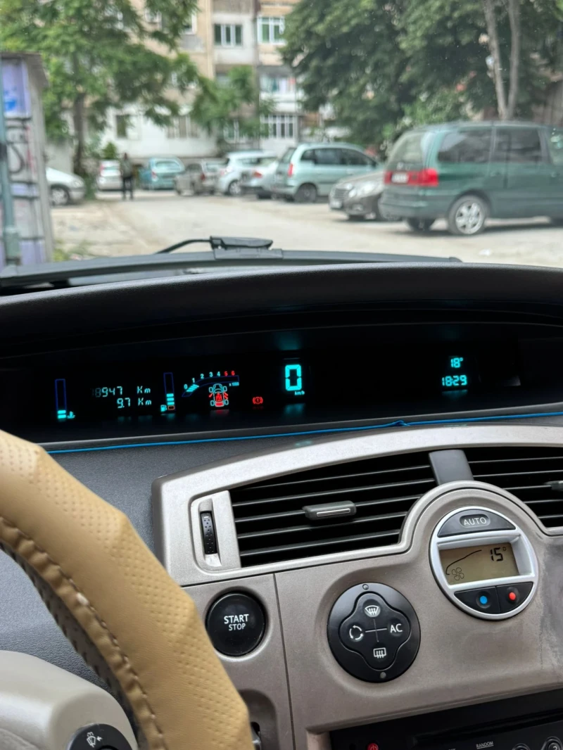 Renault Scenic, снимка 6 - Автомобили и джипове - 52215440