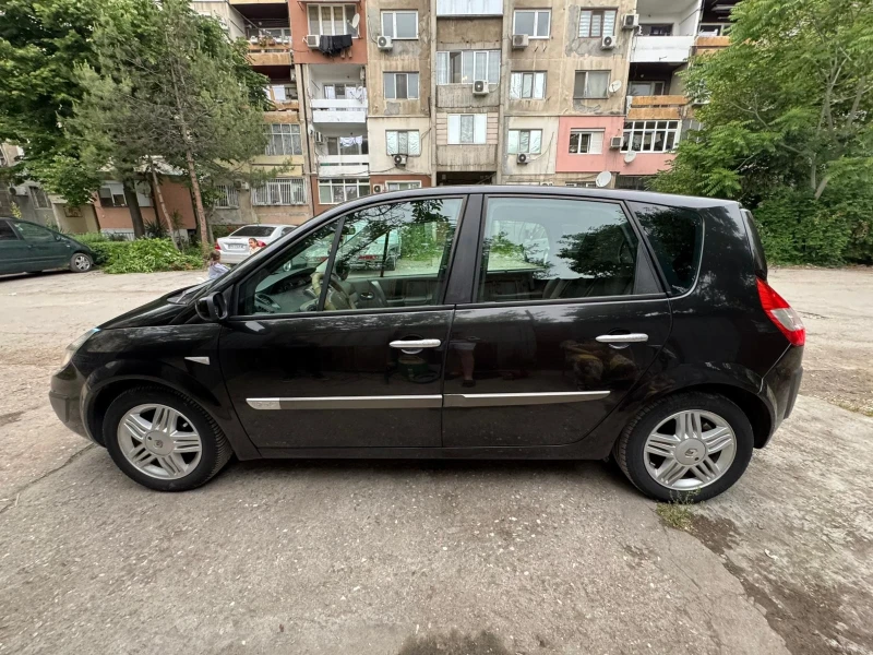 Renault Scenic, снимка 12 - Автомобили и джипове - 52215440