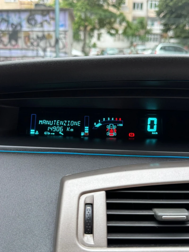 Renault Scenic, снимка 8 - Автомобили и джипове - 52215440