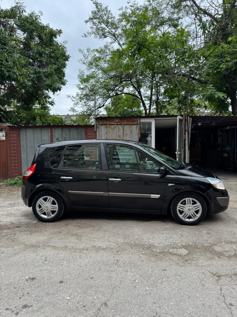 Renault Scenic, снимка 10 - Автомобили и джипове - 52215440