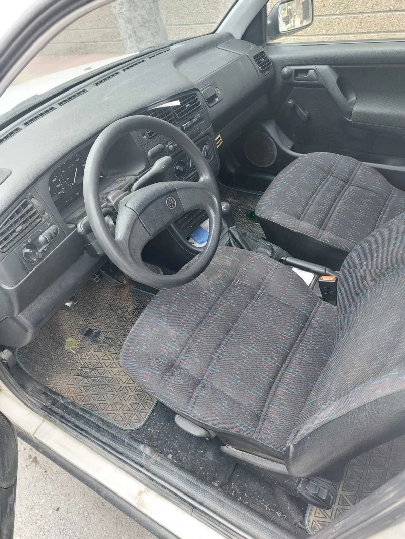 VW Golf, снимка 3 - Автомобили и джипове - 51648413