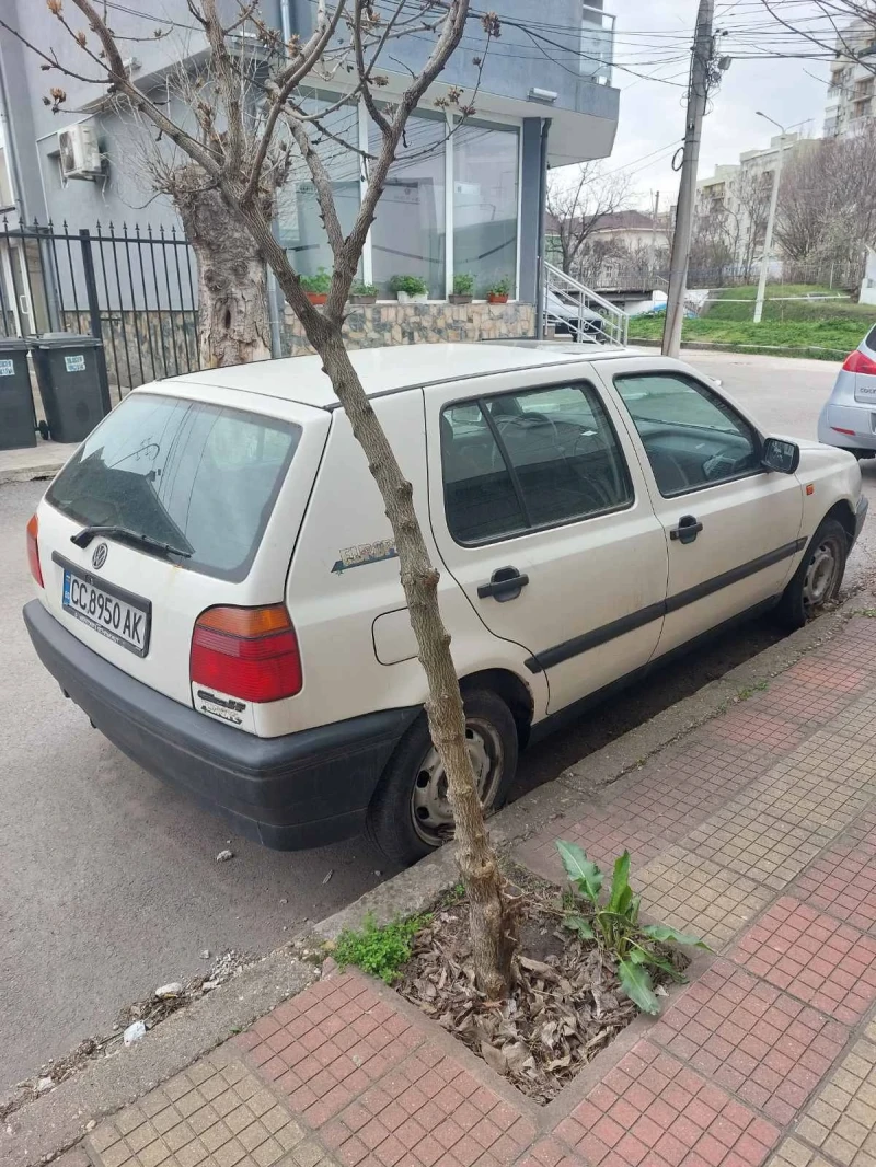 VW Golf, снимка 2 - Автомобили и джипове - 51648413
