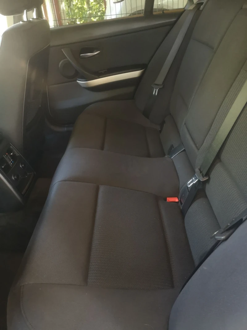 BMW 318 2.0d Face 143 2010г, снимка 8 - Автомобили и джипове - 52182053