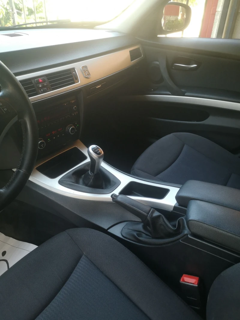 BMW 318 2.0d Face 143 2010г, снимка 10 - Автомобили и джипове - 52182053