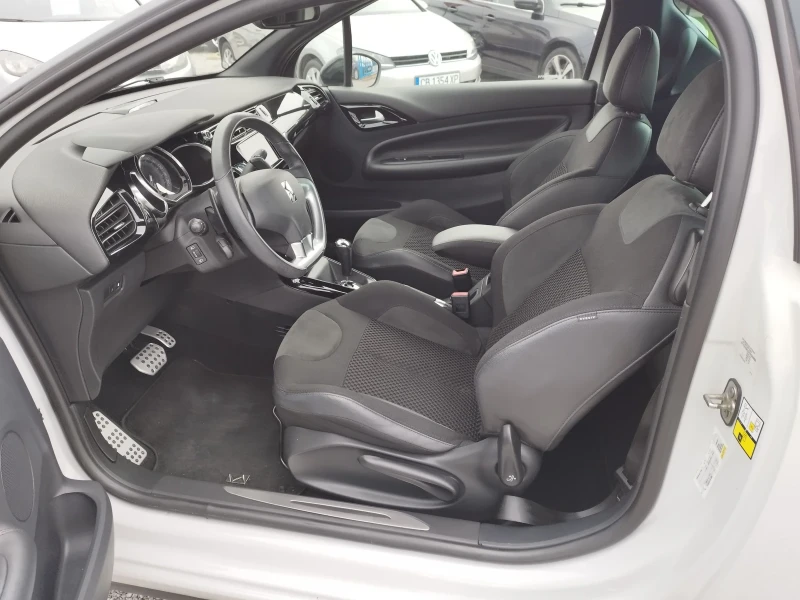 Citroen DS3 1.2I АВТОМАТ, снимка 9 - Автомобили и джипове - 52081393