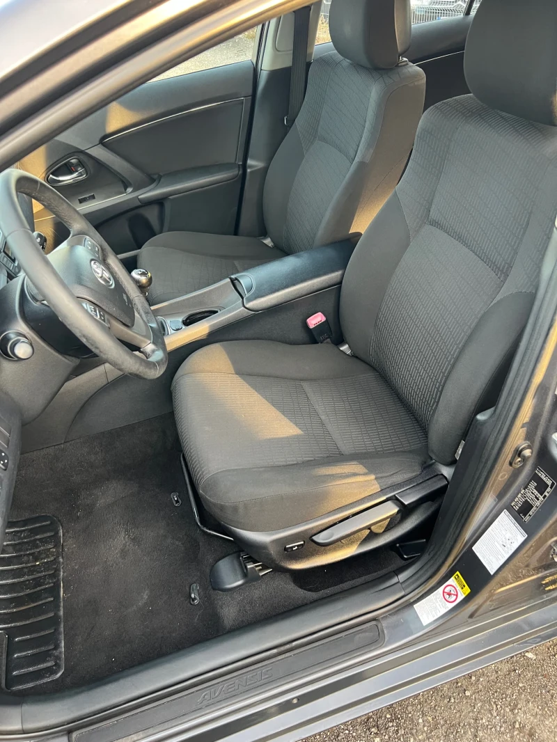 Toyota Avensis 2;2  150кс, снимка 13 - Автомобили и джипове - 52592705