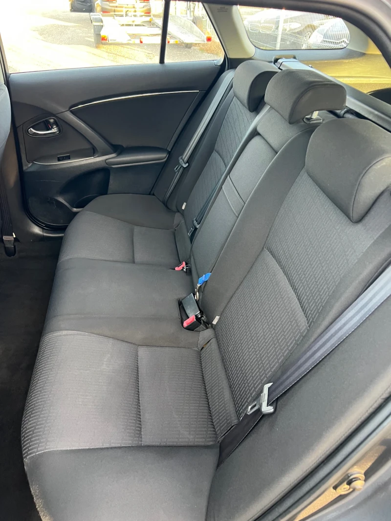 Toyota Avensis 2;2  150кс, снимка 9 - Автомобили и джипове - 52592705