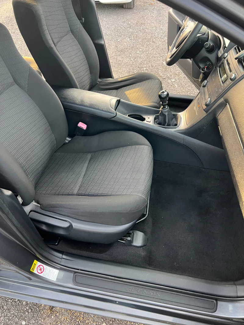 Toyota Avensis 2;2  150кс, снимка 11 - Автомобили и джипове - 52592705