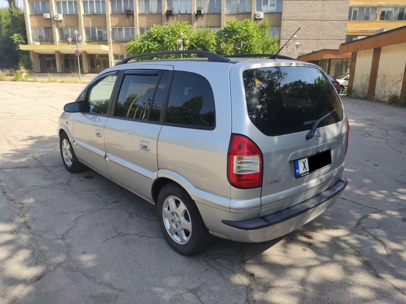 Opel Zafira, снимка 2 - Автомобили и джипове - 52362782