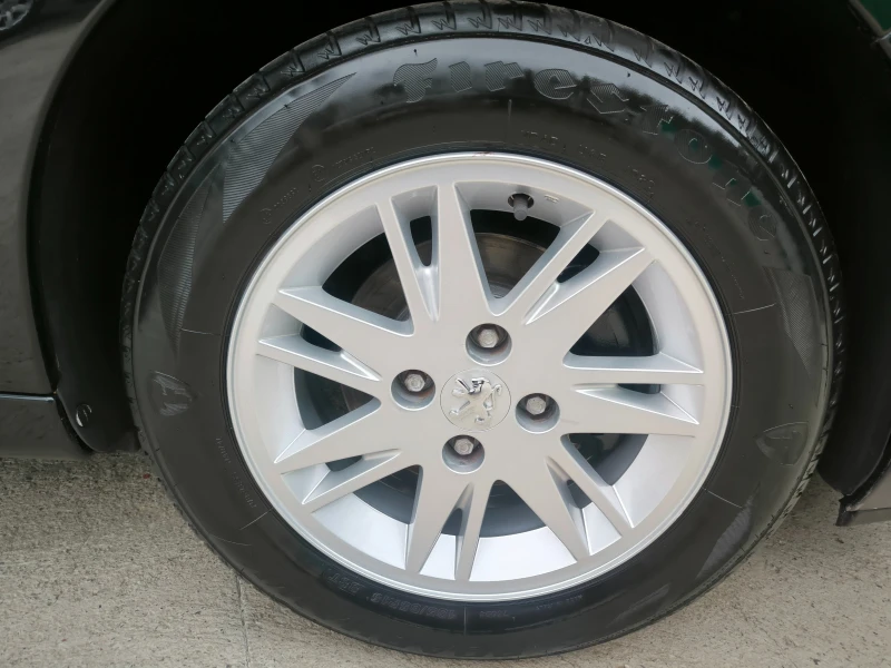 Peugeot 207 1, 4i-80k.c.* КЛИМАТИК* FACELiFT, ЕВРО 5В!, снимка 16 - Автомобили и джипове - 52670718