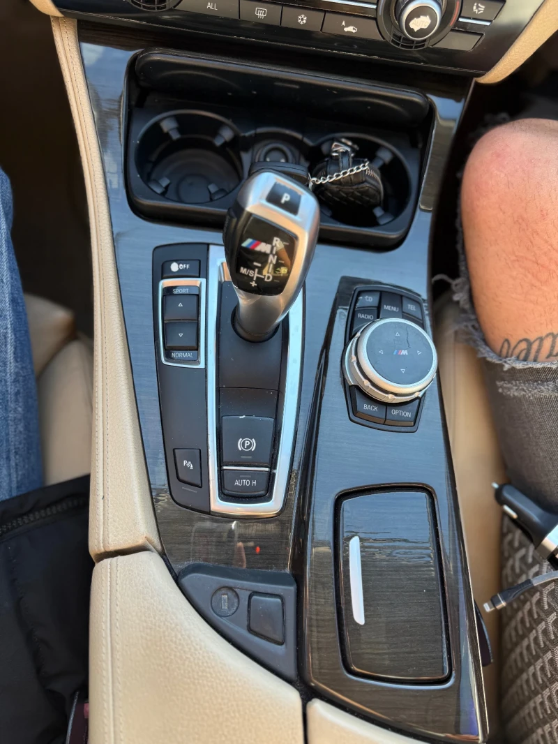 BMW 525 3.0D N57, снимка 12 - Автомобили и джипове - 52891378