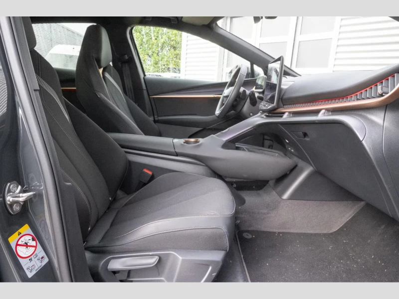 Cupra Tavascan ENDURANCE/286HP/CAM/NAVI/LED/AMBI/DIGITAL/865v, снимка 11 - Автомобили и джипове - 53096786