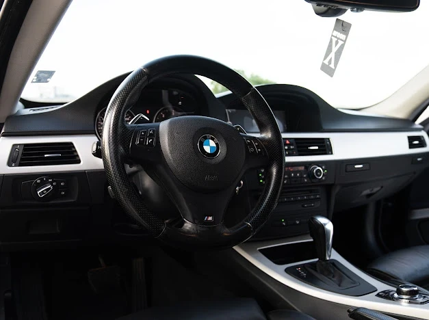 BMW 330, снимка 10 - Автомобили и джипове - 55119932