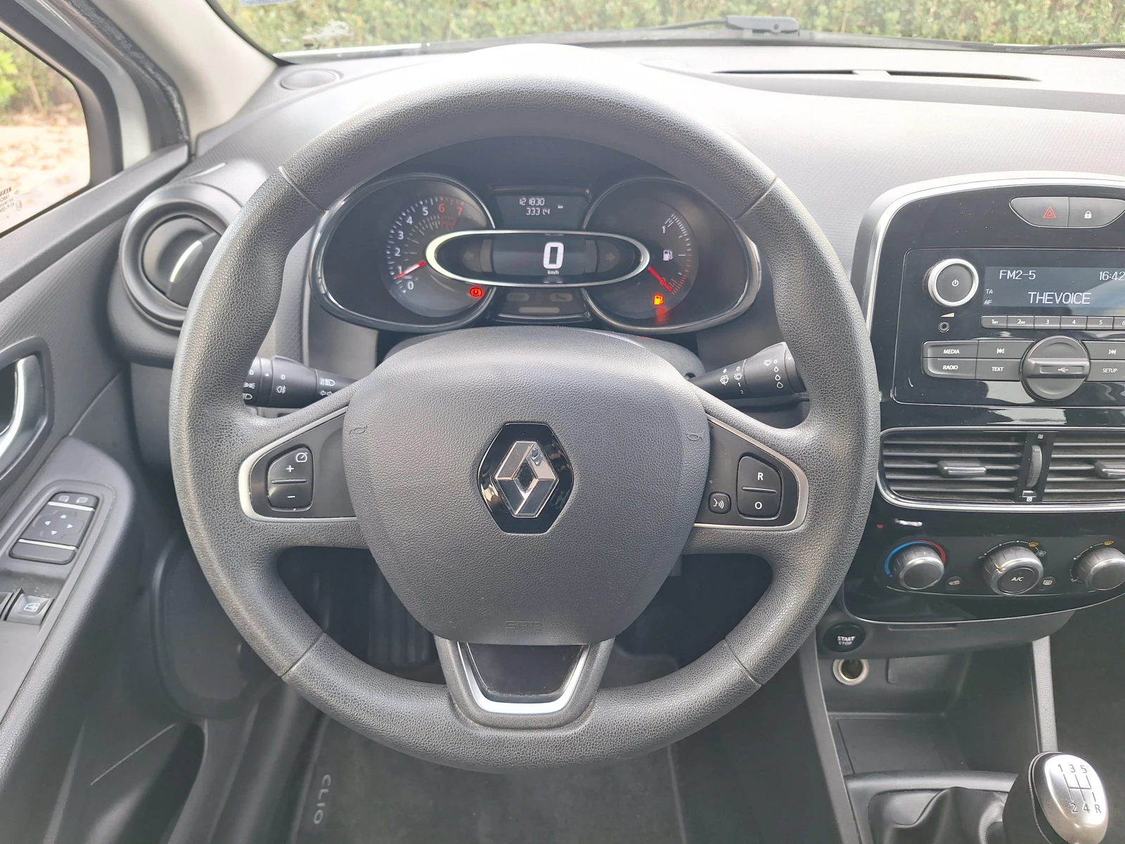 Renault Clio 1.2 16V 73к.с. - изображение 9