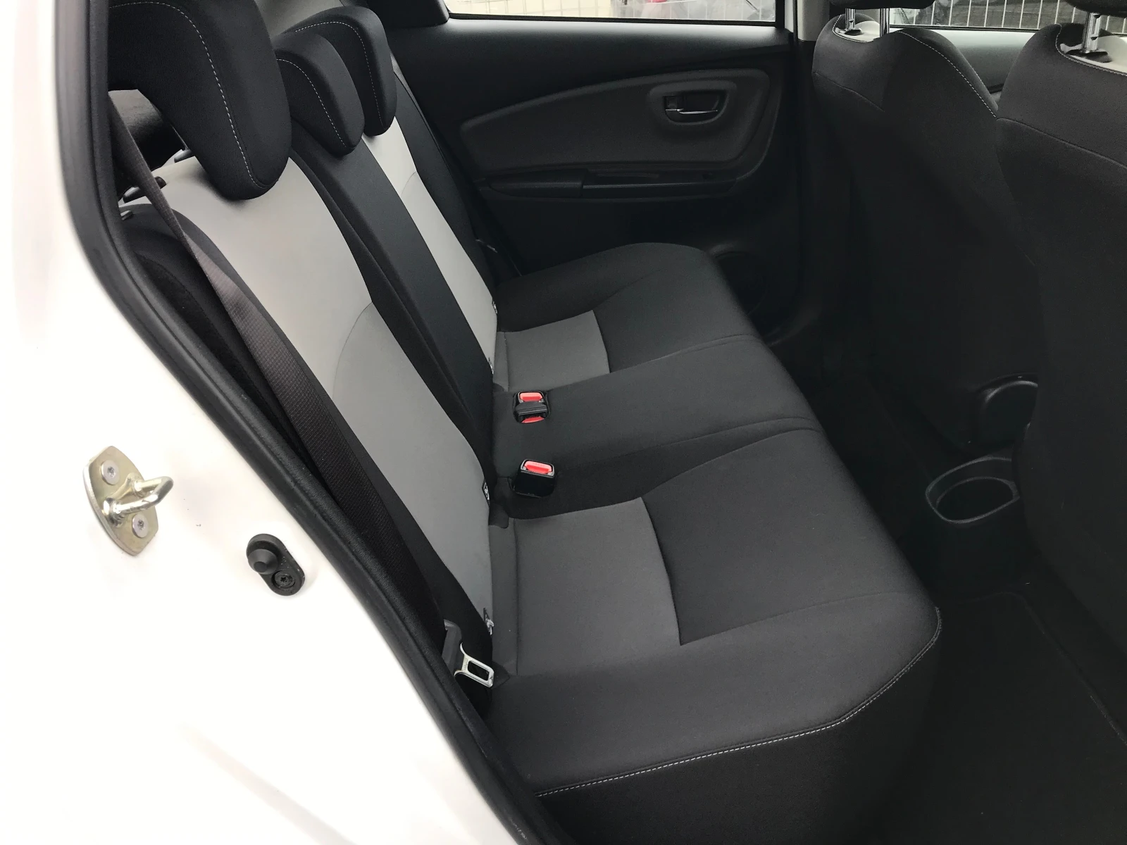 Toyota Yaris 1.0i-47000км-2018г.face-navi | Mobile.bg — изображение 12