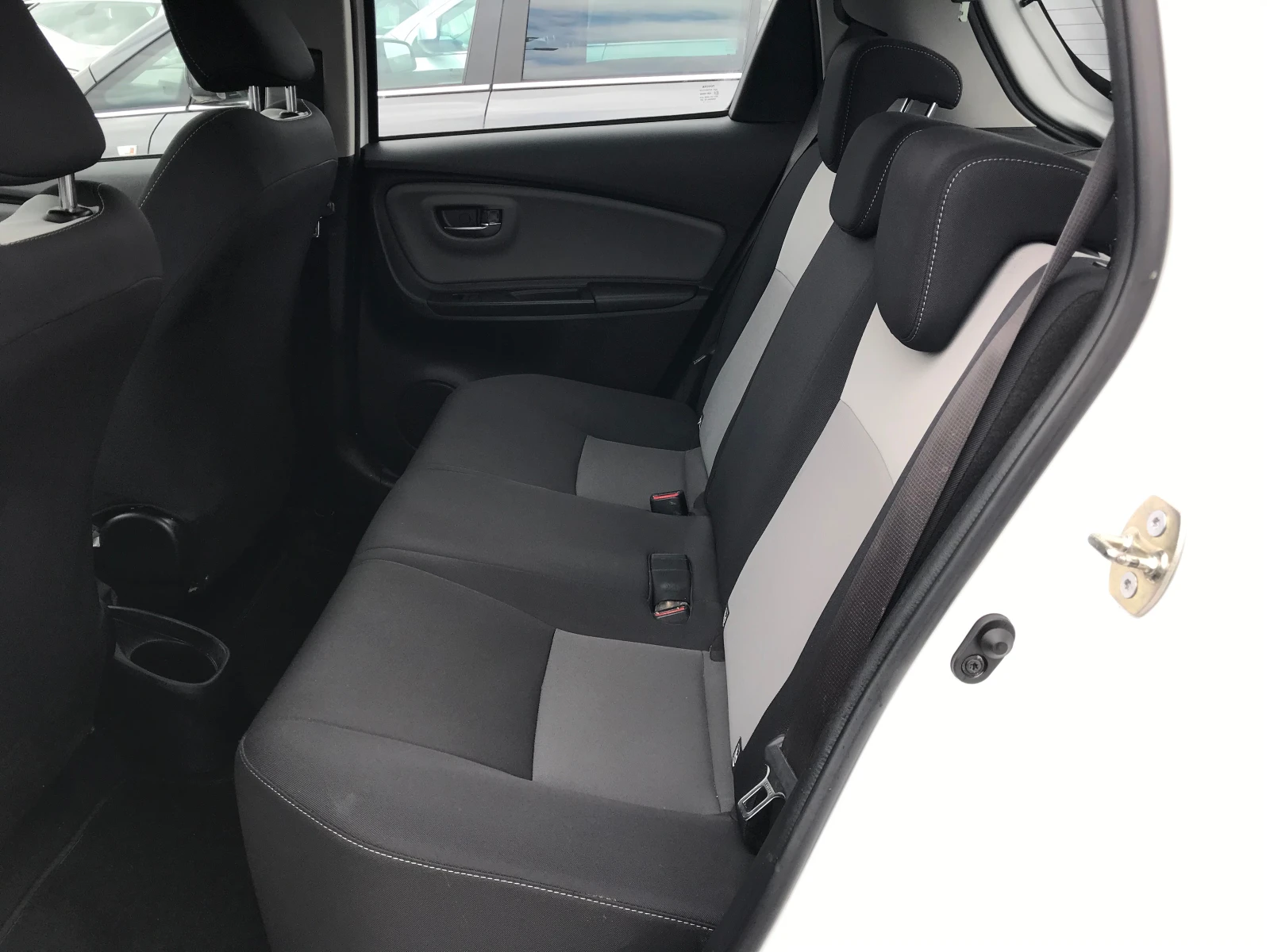 Toyota Yaris 1.0i-47000км-2018г.face-navi | Mobile.bg — изображение 11