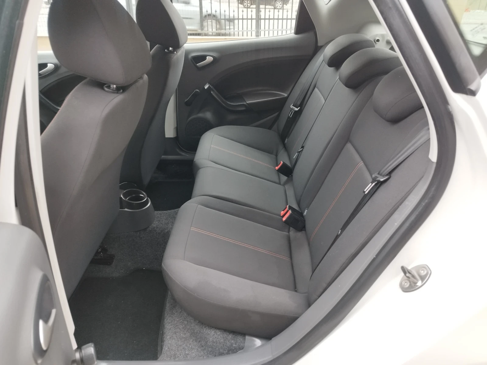 Seat Ibiza 1.6tdi - изображение 10