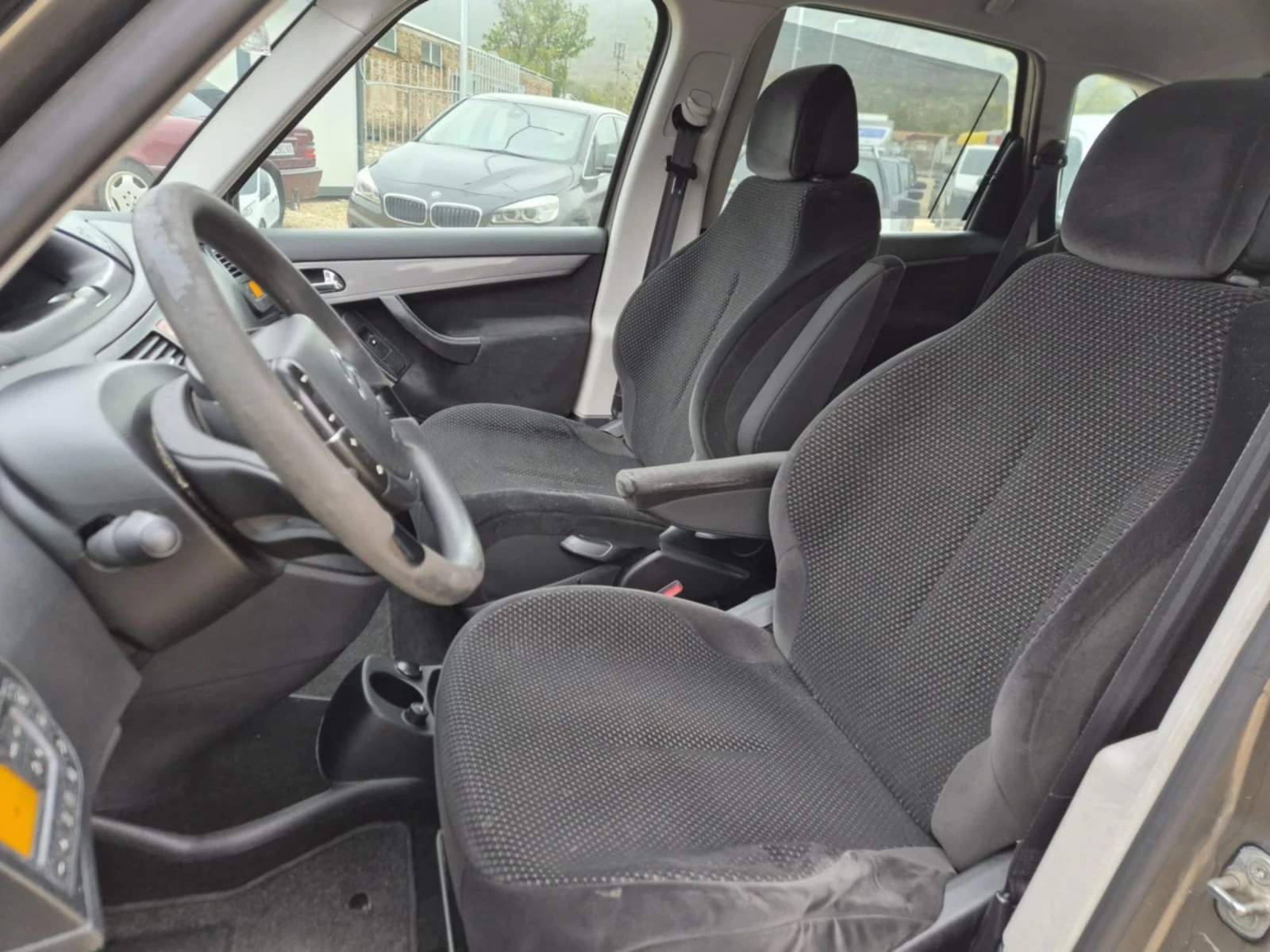 Citroen C4 Picasso 1.8i - изображение 9