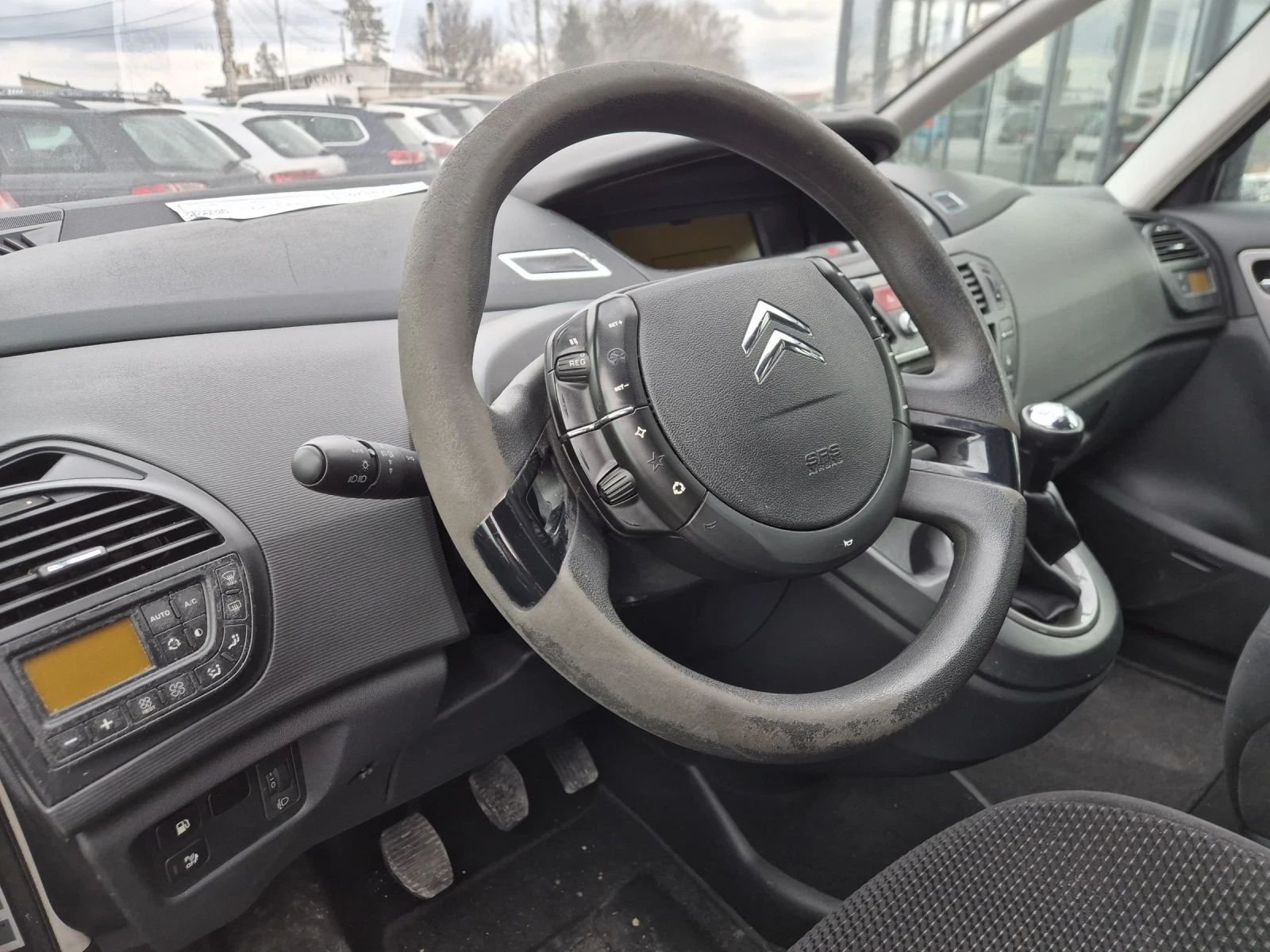 Citroen C4 Picasso 1.8i, снимка 8 - Автомобили и джипове - 52006963