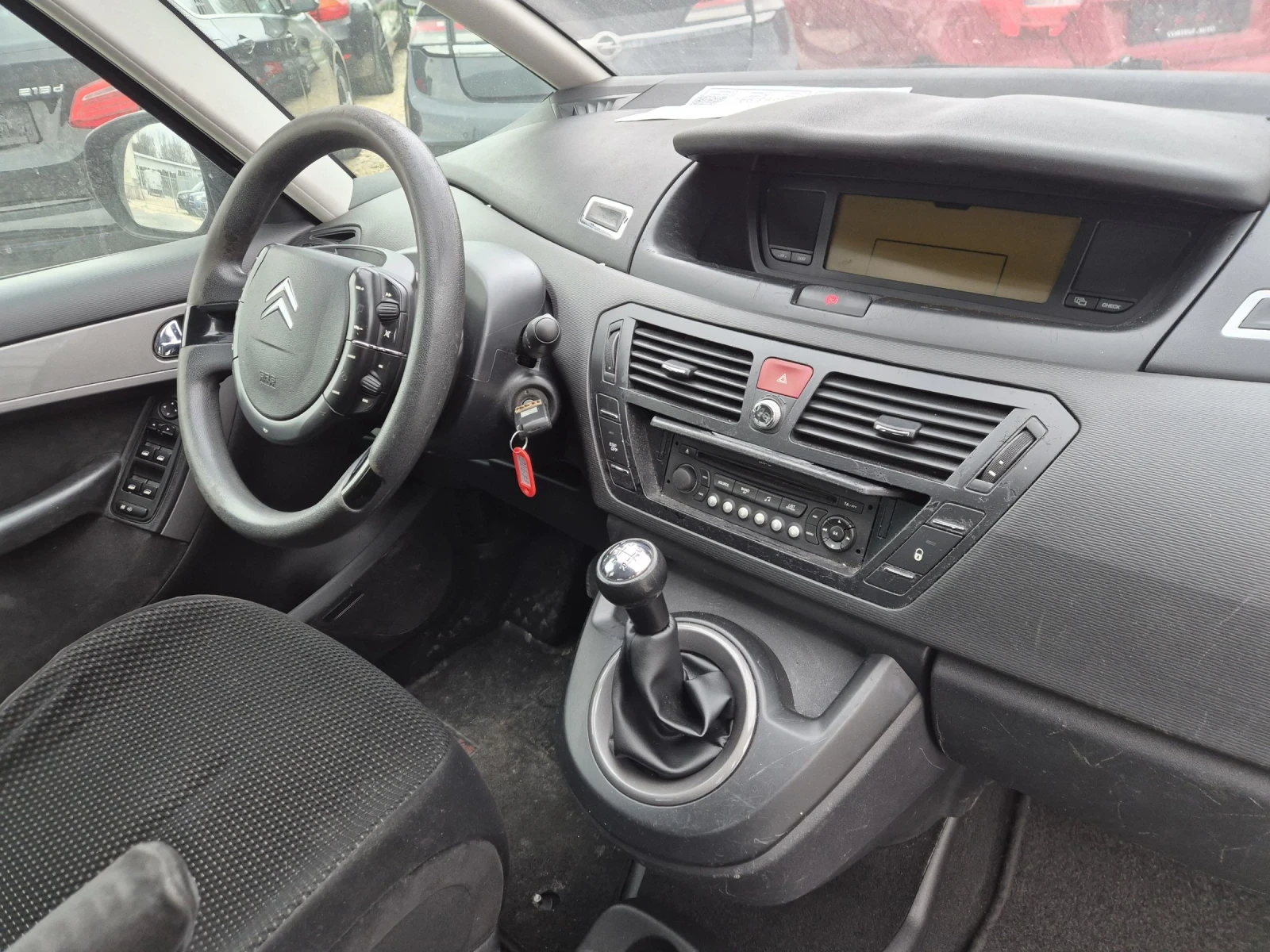 Citroen C4 Picasso 1.8i, снимка 9 - Автомобили и джипове - 52006963