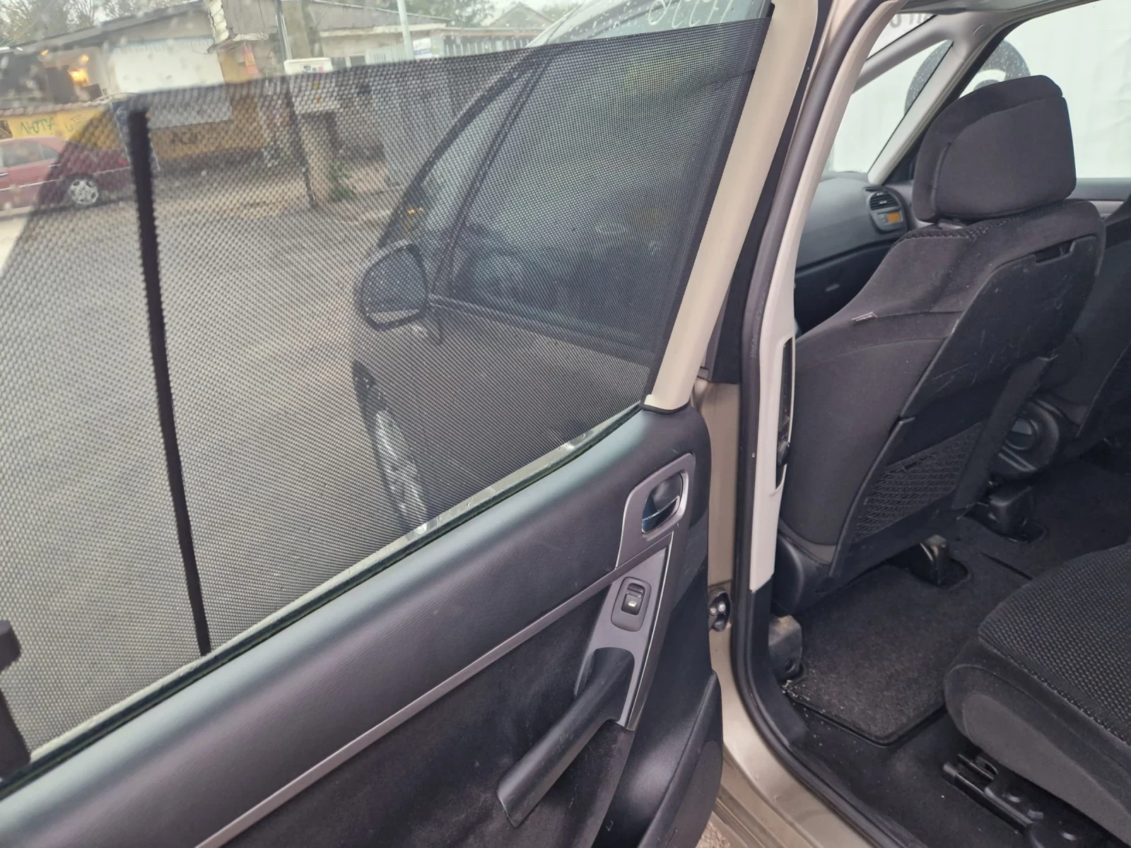 Citroen C4 Picasso 1.8i | Mobile.bg   12