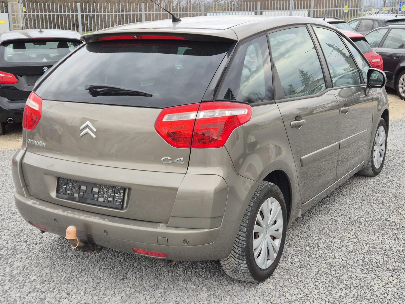 Citroen C4 Picasso 1.8i, снимка 4 - Автомобили и джипове - 52006963