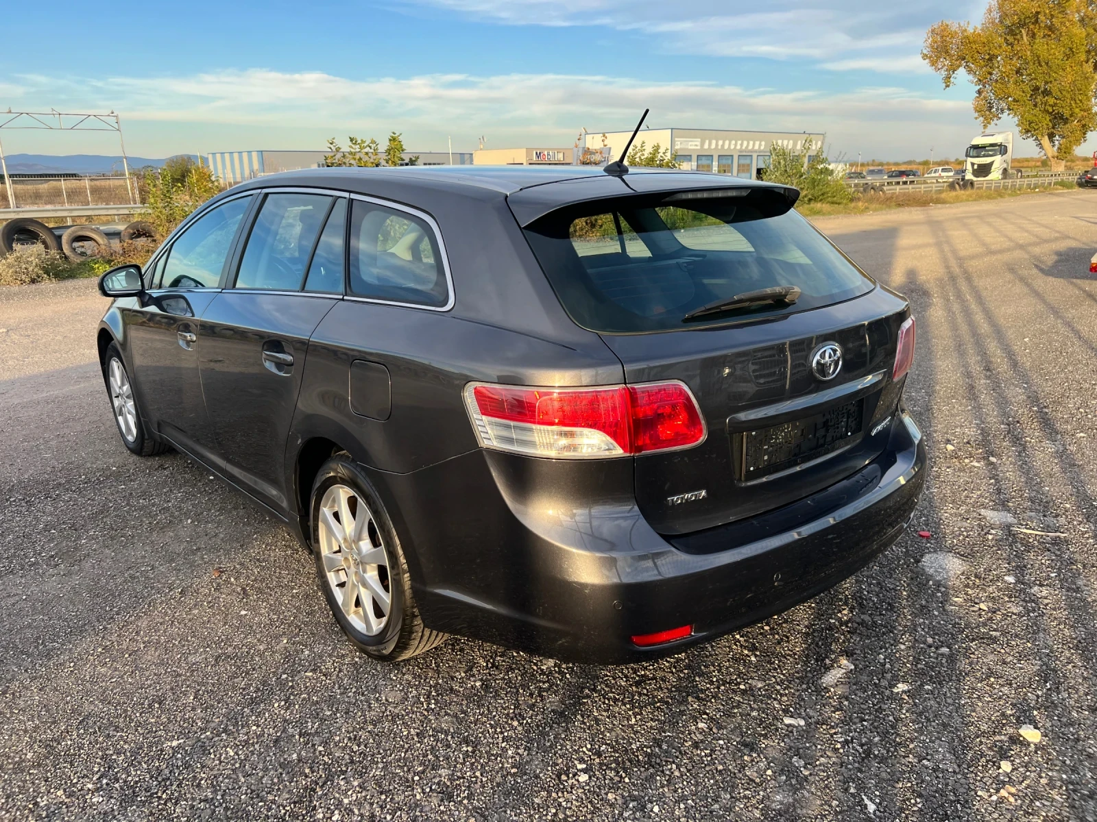 Toyota Avensis 2;2  150кс - изображение 6