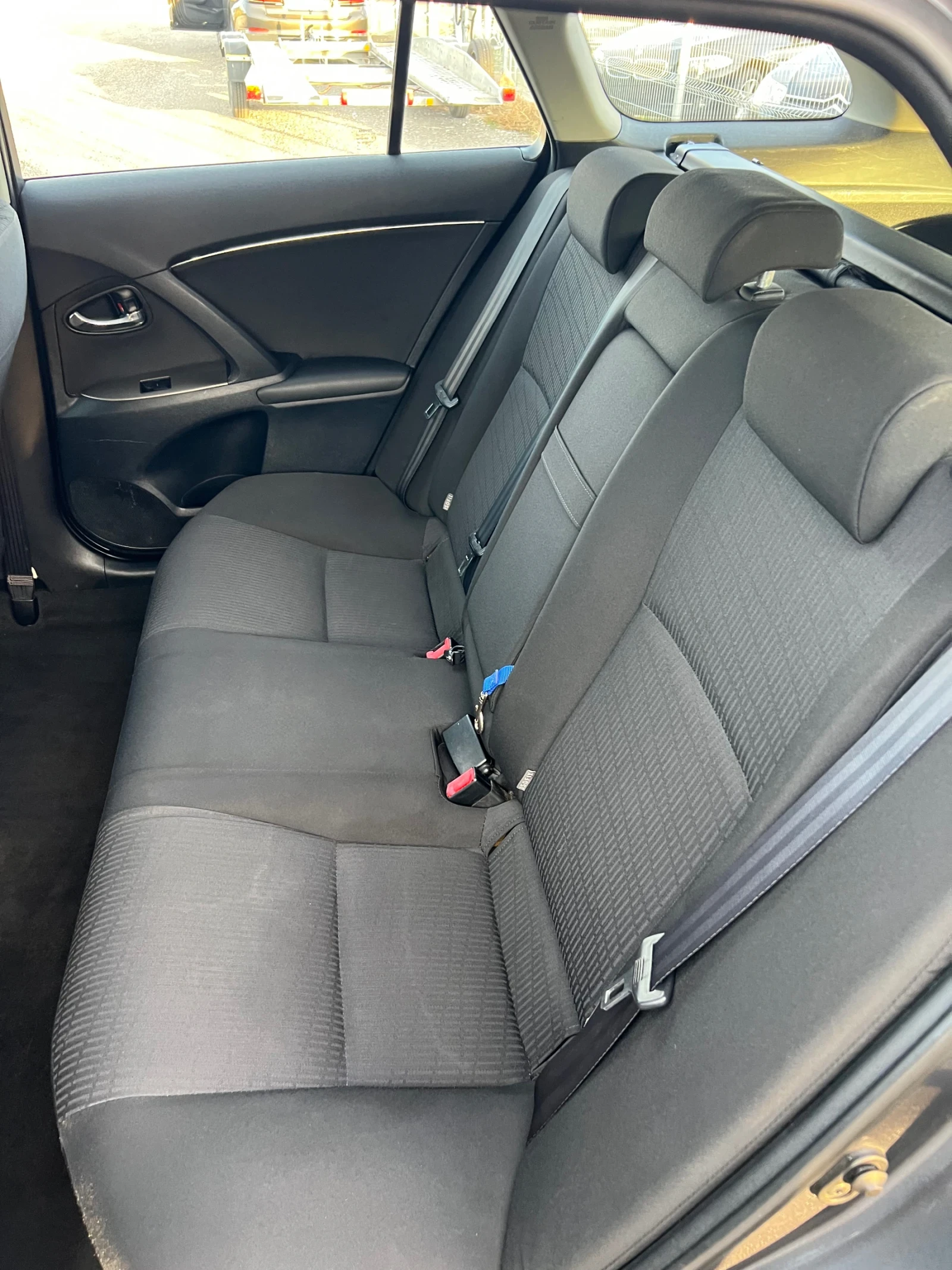 Toyota Avensis 2;2  150кс - изображение 9