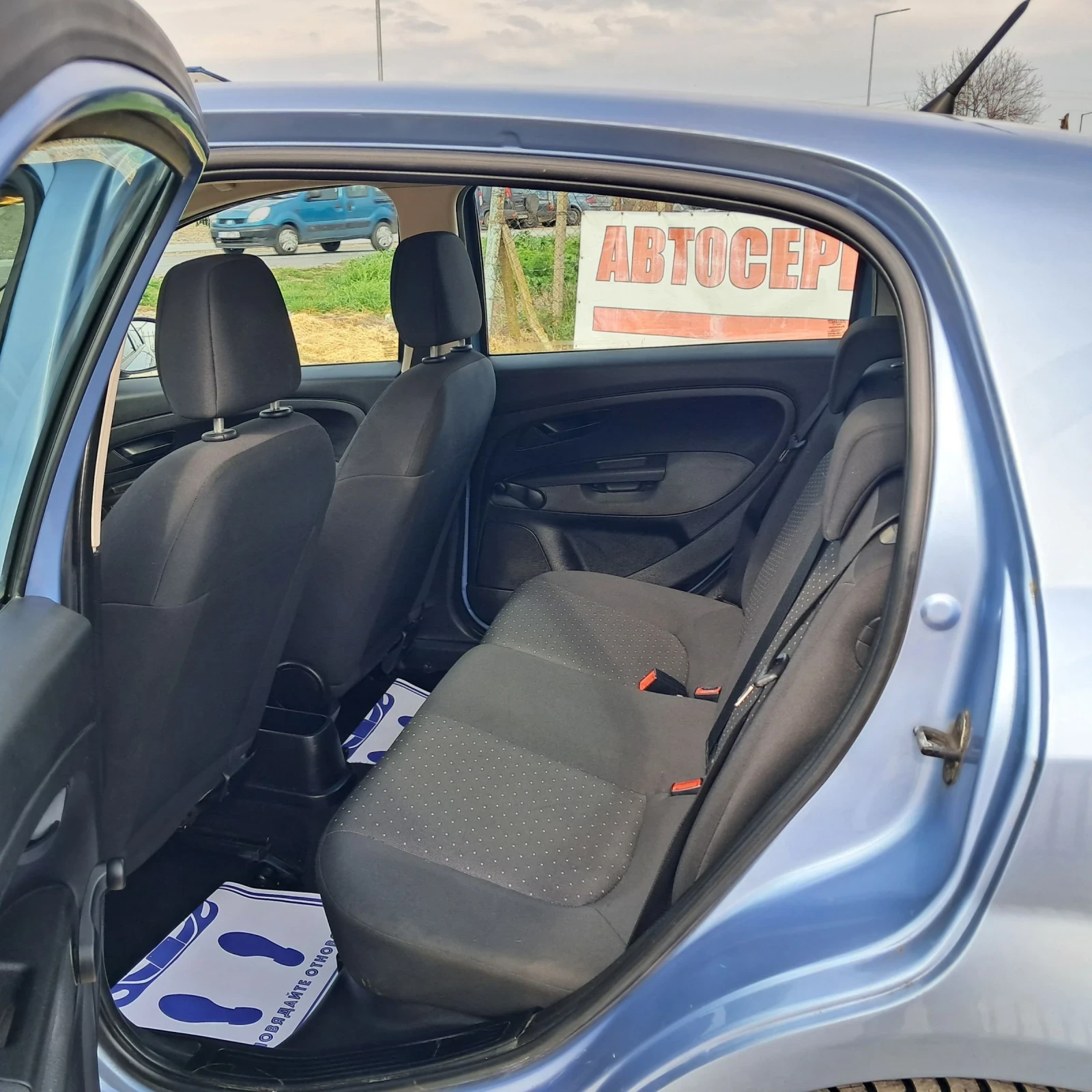 Fiat Punto 1.4I - изображение 9