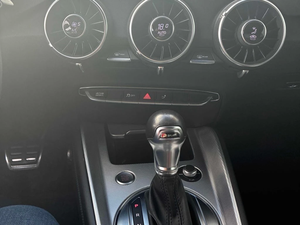 Audi Tt * 2.0T * CARFAX * БЕЗ ПЪРВОНАЧАЛНА ВНОСКА - изображение 9