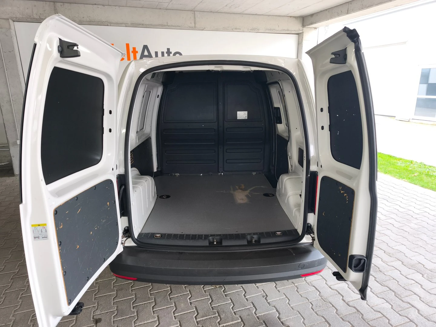 VW Caddy Kasten 3.2 m3 TDI, снимка 9 - Автомобили и джипове - 56420393