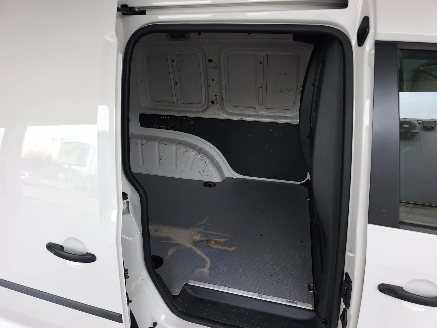 VW Caddy Kasten 3.2 m3 TDI, снимка 7 - Автомобили и джипове - 56420393