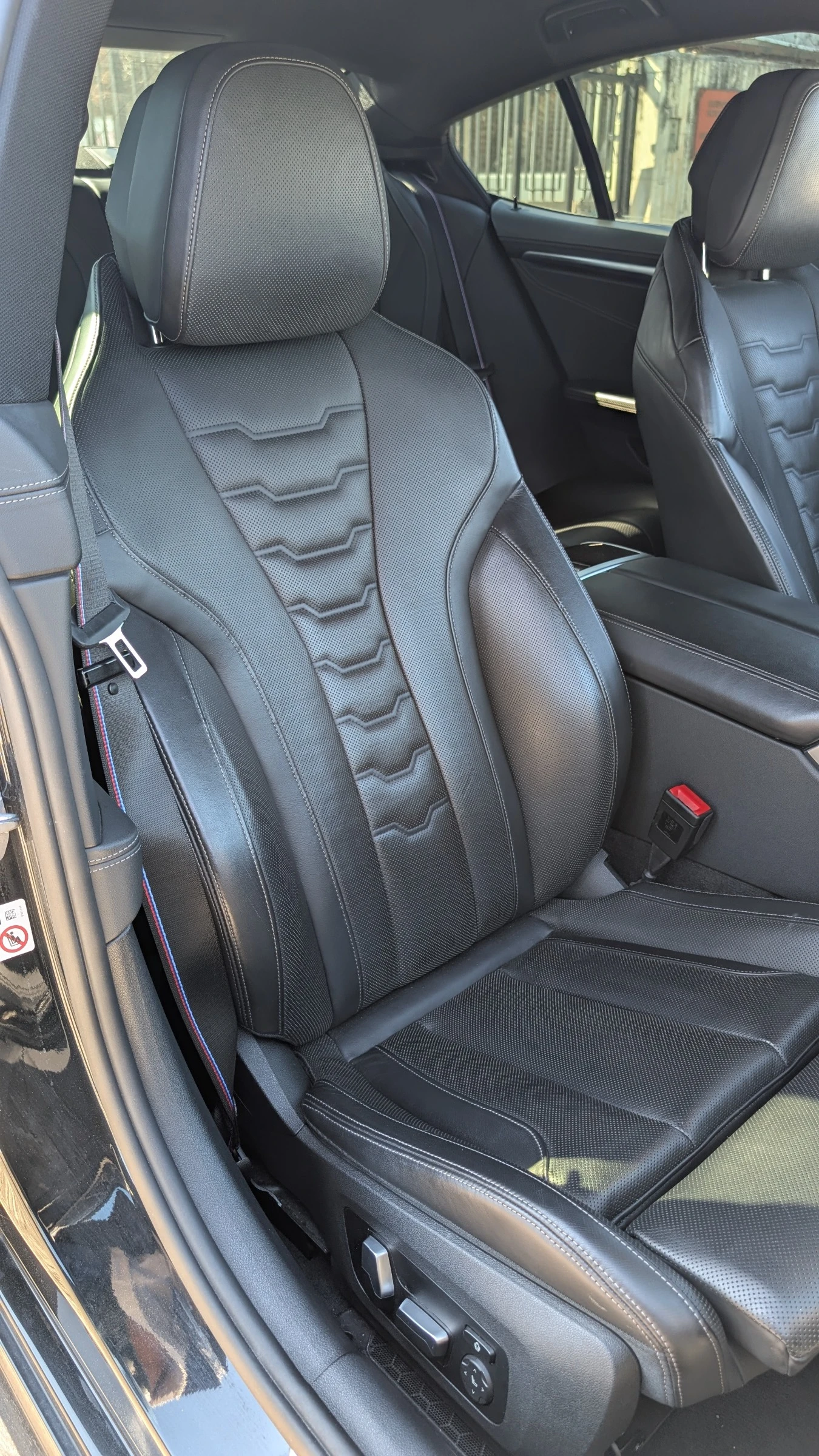 BMW 850 Gran Coupe Carbon Core, снимка 11 - Автомобили и джипове - 53724938