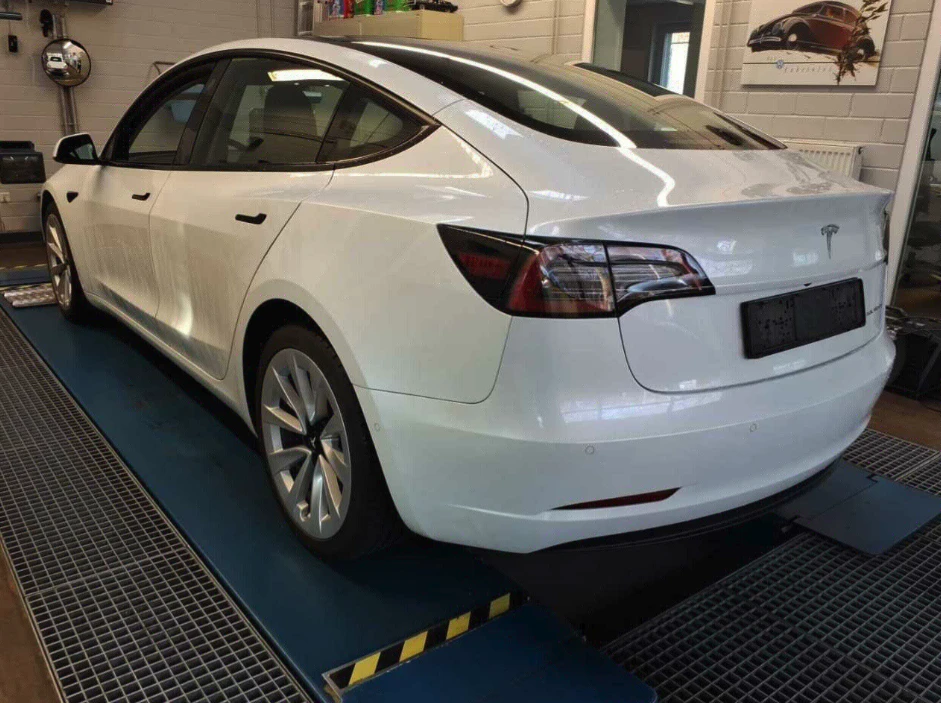 Tesla Model Y Long Range Dual Motor, снимка 4 - Автомобили и джипове - 53890188