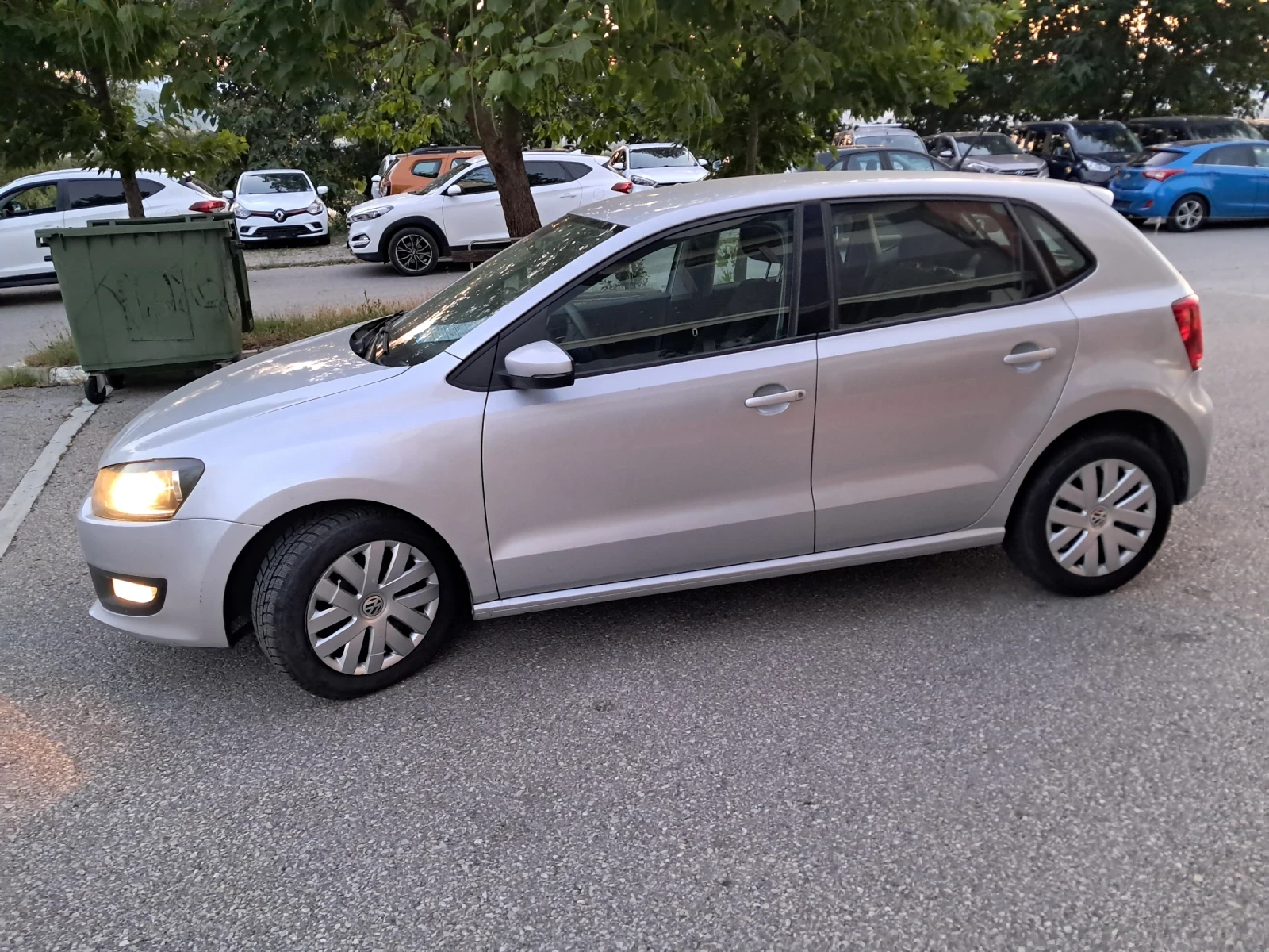 VW Polo 1.6 TDI 90 ks., снимка 2 - Автомобили и джипове - 55196039
