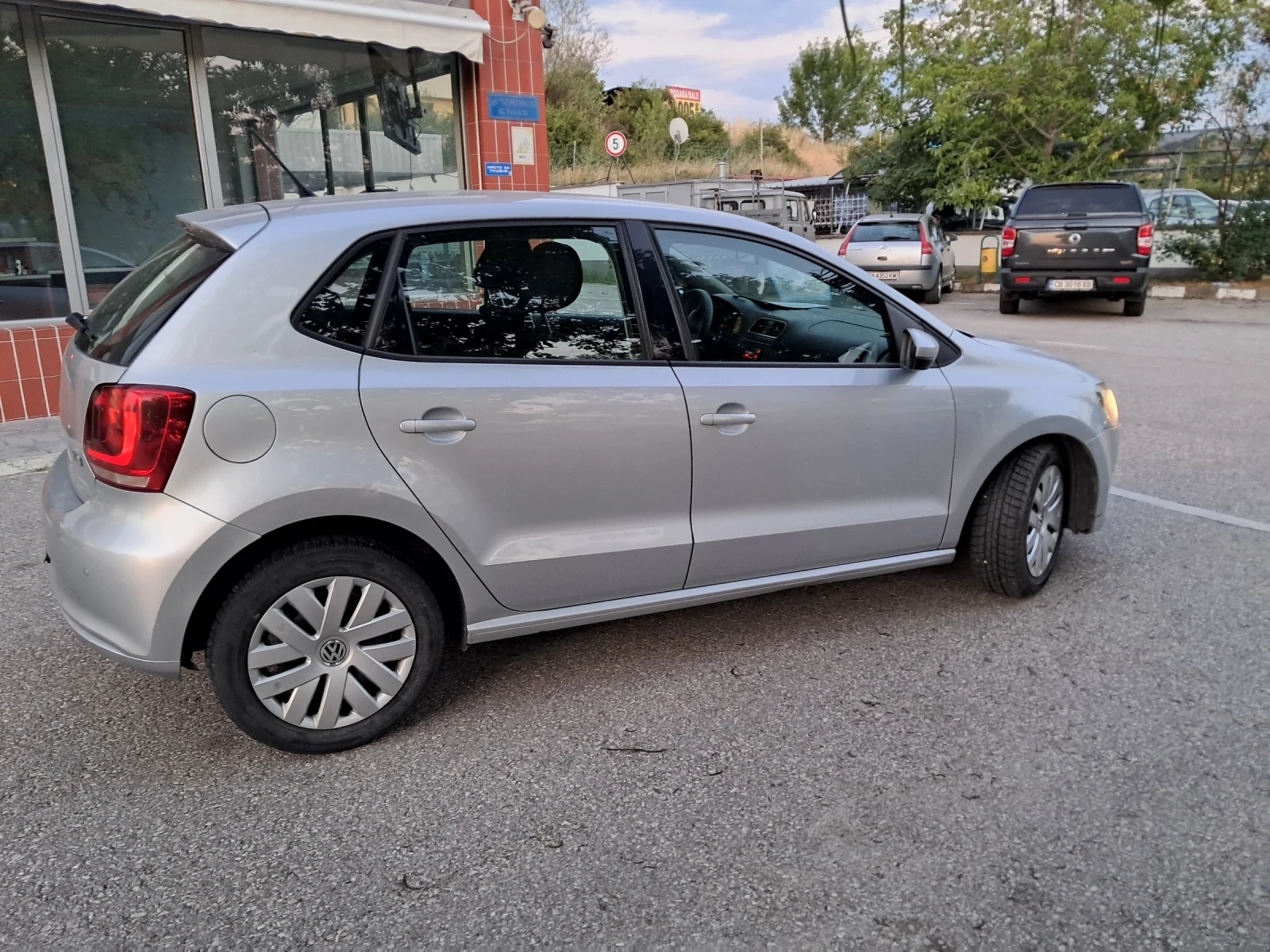 VW Polo 1.6 TDI 90 ks., снимка 4 - Автомобили и джипове - 55196039