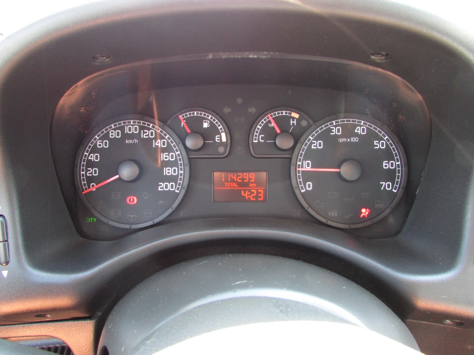 Fiat Punto 1.2i EURO4, снимка 13 - Автомобили и джипове - 55596086