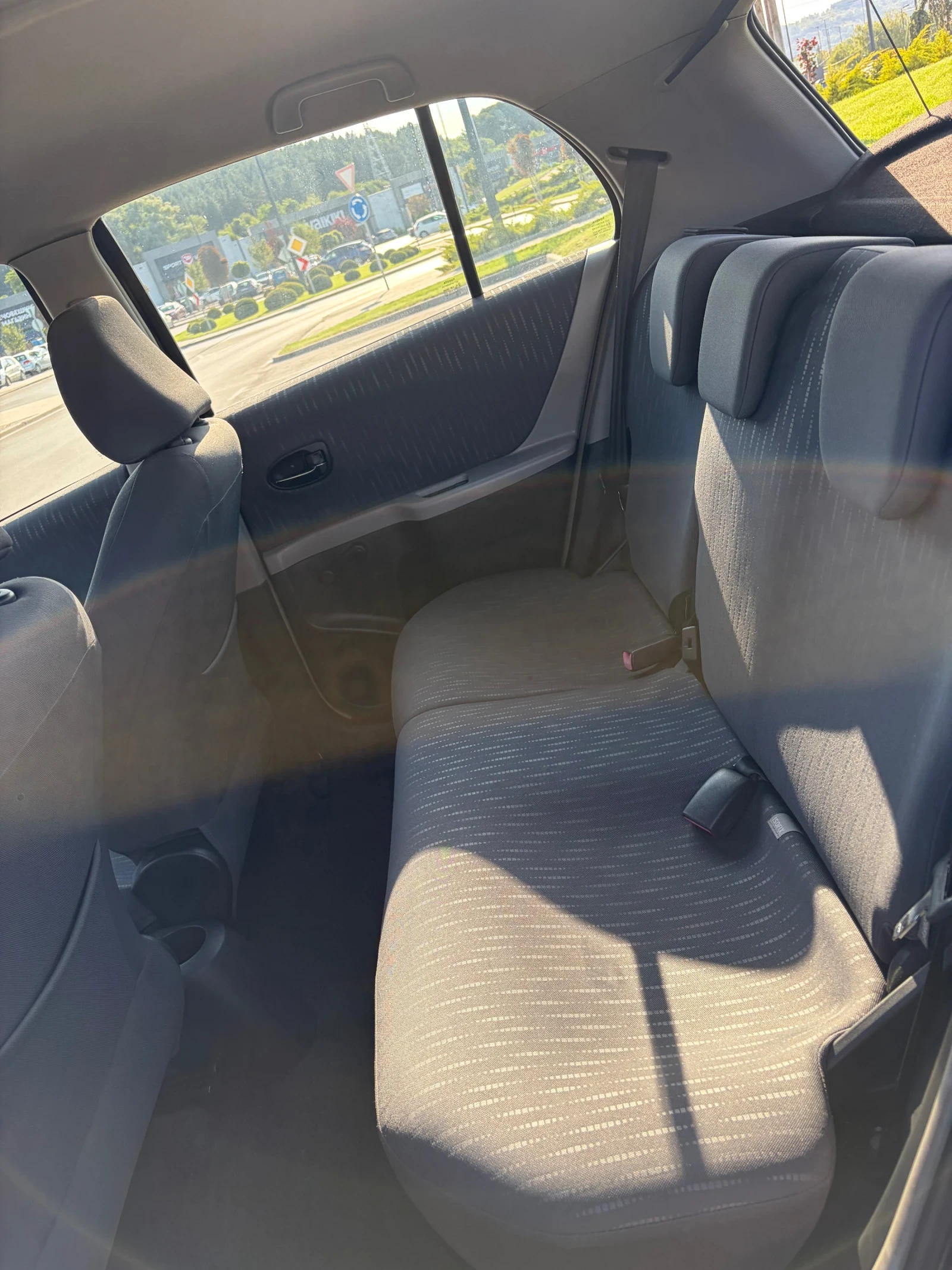 Toyota Yaris Facelift 1.33 Dual VVT-i 1300куб. 101кс, снимка 15 - Автомобили и джипове - 55675685