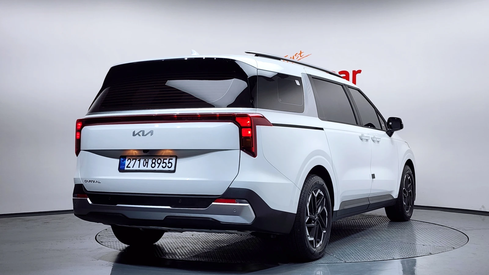 Kia Carnival ЕЛ. БАГАЖНИК* ПОДГРЕВ ВОЛАН* КРАЙНА ЦЕНА, снимка 2 - Автомобили и джипове - 56024865