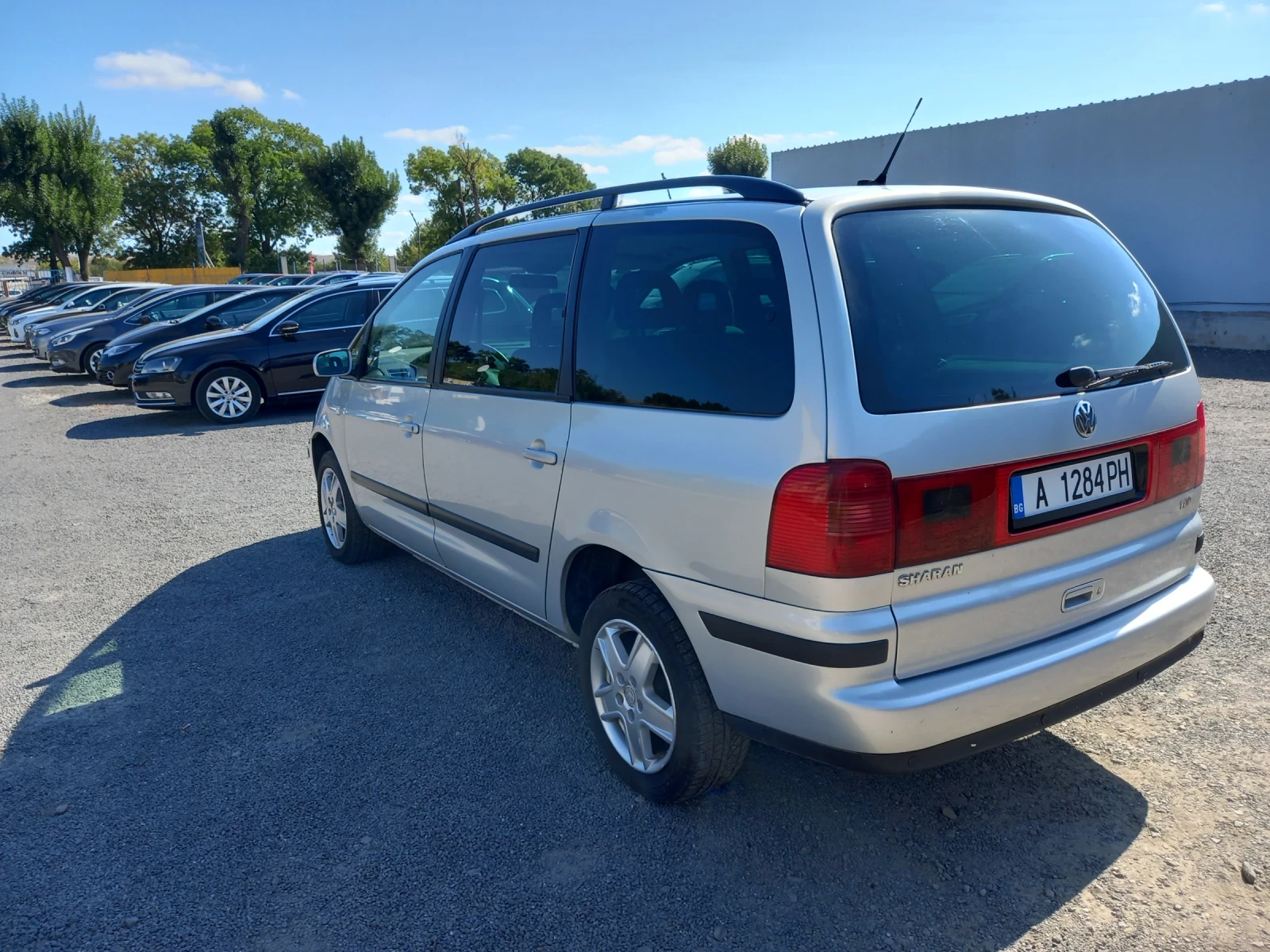 VW Sharan 1.9TDI, снимка 6 - Автомобили и джипове - 56040198
