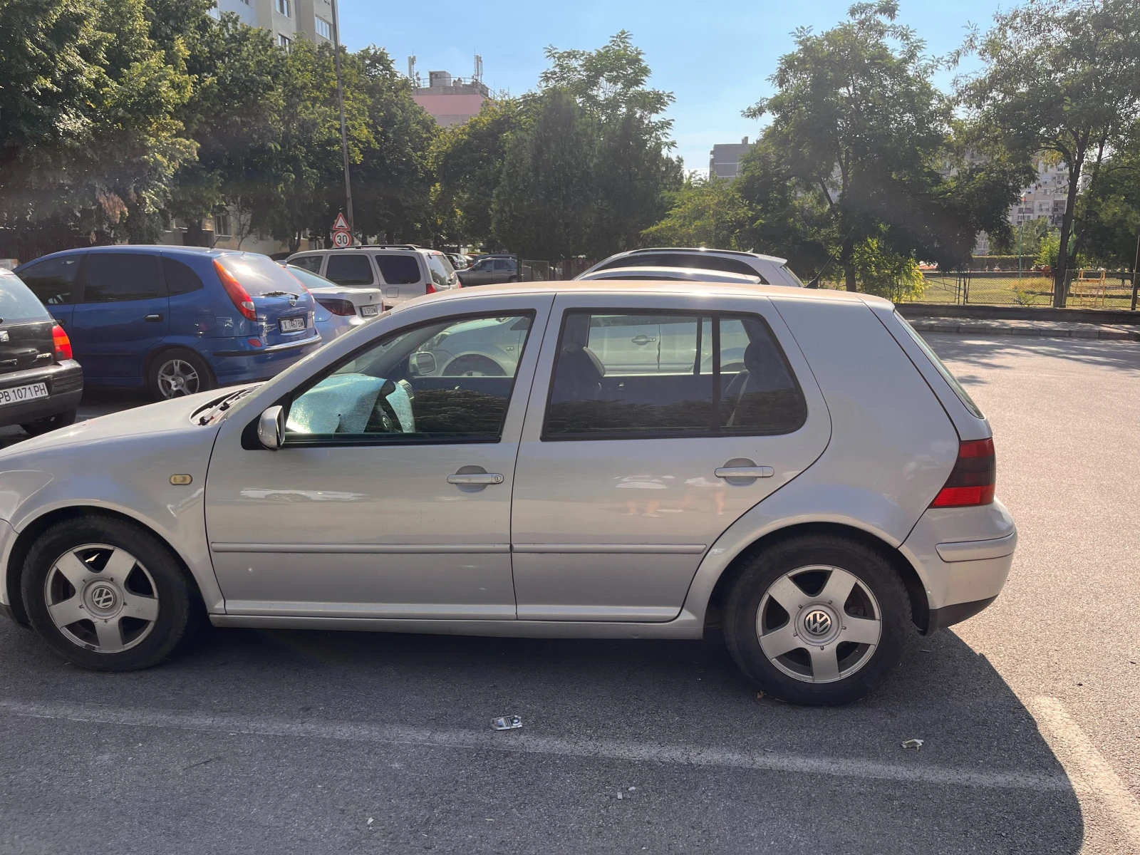 VW Golf, снимка 4 - Автомобили и джипове - 56075179