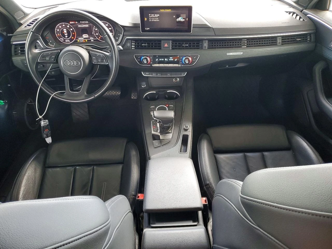 Audi A4 2.0l Premium Plus, снимка 8 - Автомобили и джипове - 56084407