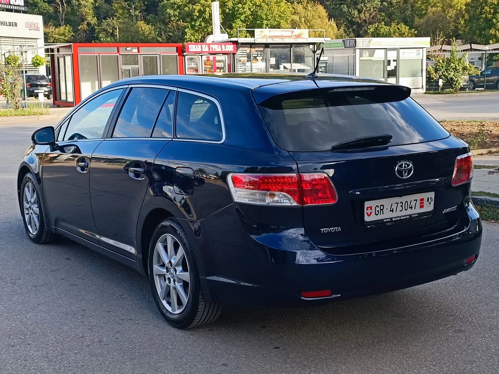 Toyota Avensis 2.0i-152кс-ШВЕЙЦАРИЯ-РЪЧКА-6ск-KEYLESS, снимка 6 - Автомобили и джипове - 56111154