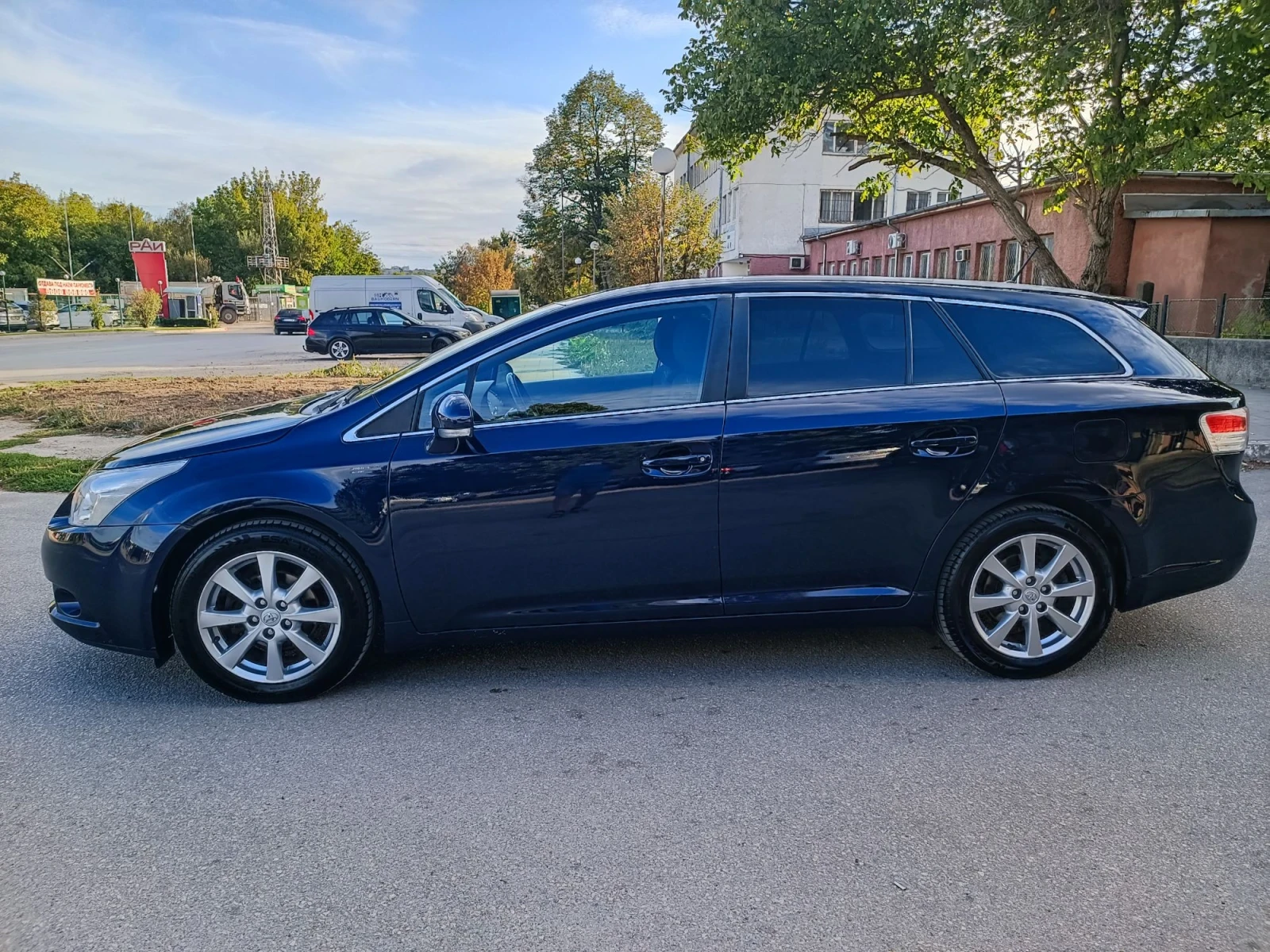 Toyota Avensis 2.0i-152кс-ШВЕЙЦАРИЯ-РЪЧКА-6ск-KEYLESS, снимка 7 - Автомобили и джипове - 56111154