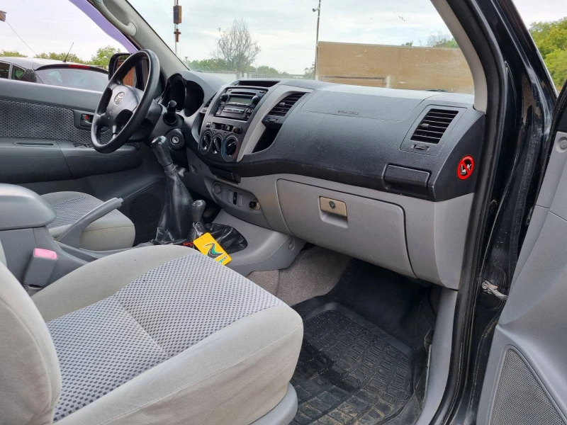 Toyota Hilux, снимка 10 - Автомобили и джипове - 47137006