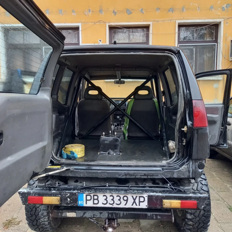 Nissan Terrano, снимка 13 - Автомобили и джипове - 48176882